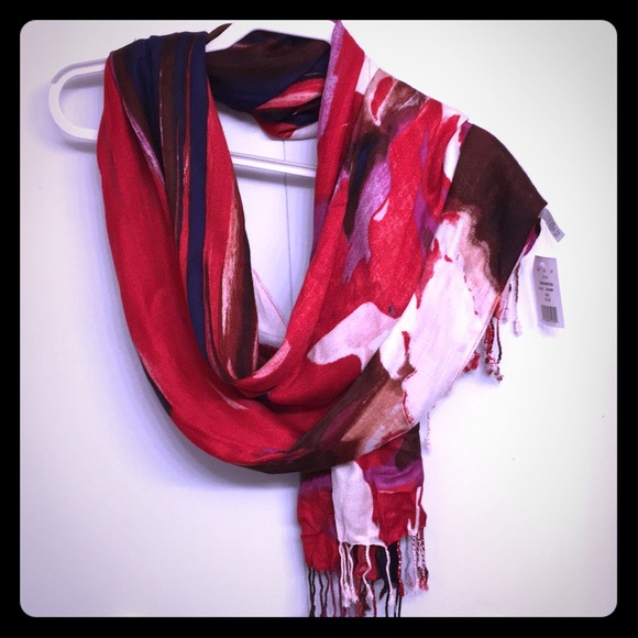 Accessories - 🧸NWT Amazing! Soft Rayon Scarf/Shawl